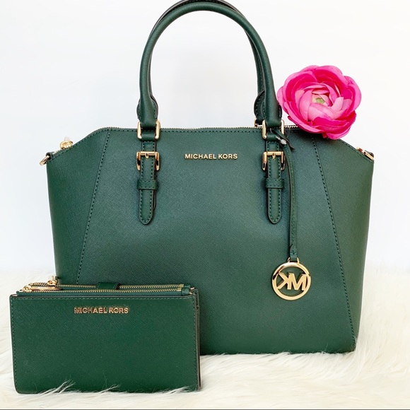Michael Kors Handbags - NWT Michael Kors Ciara Satchel Set